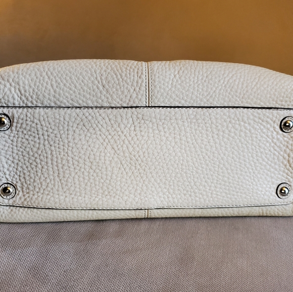 Coach purse - Picture 3 of 4